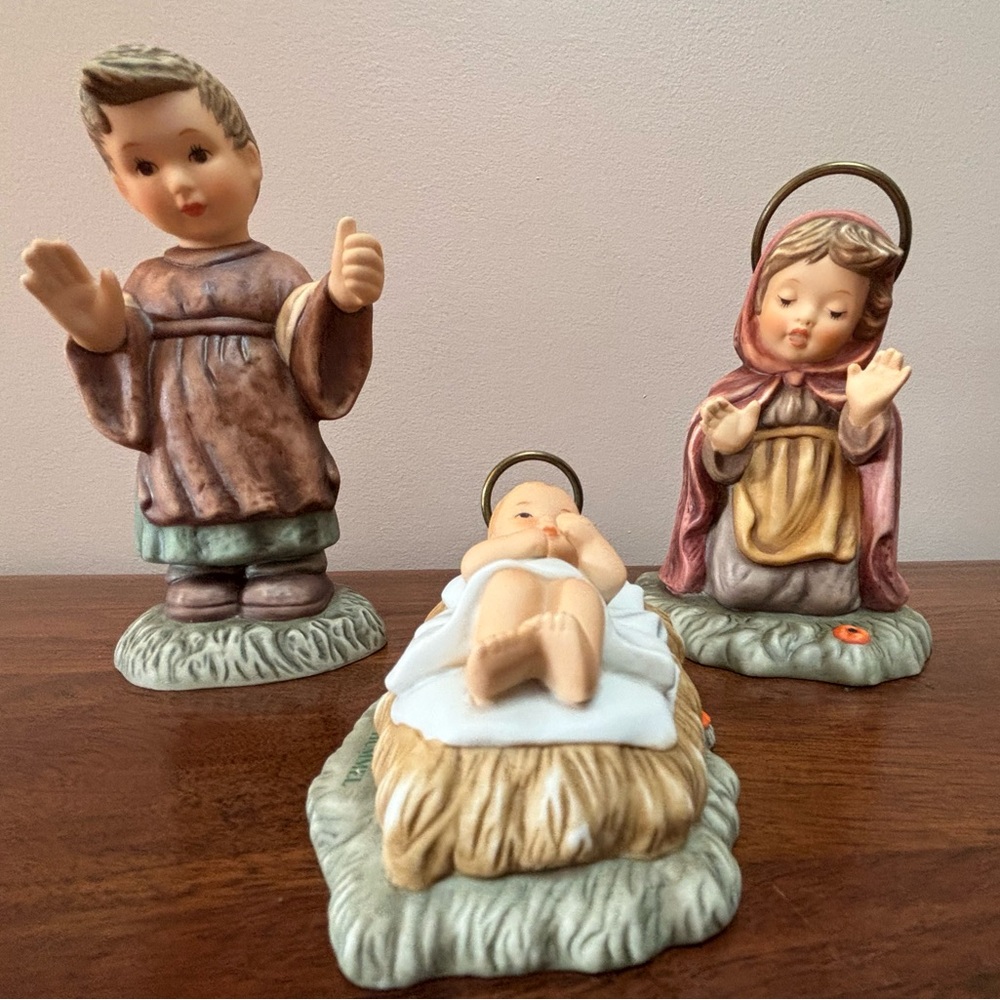 Berta Hummel Nativity Set For Gloebel